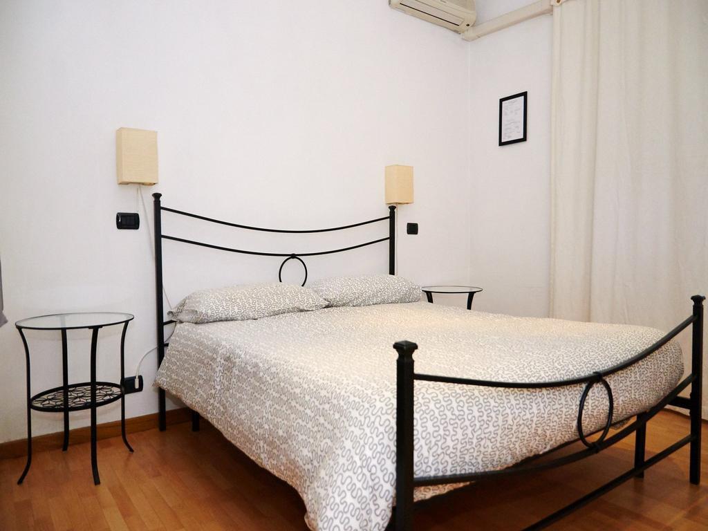 Apartment Domus Appio Claudio Rom